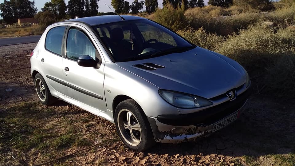 PEUGEOT 206