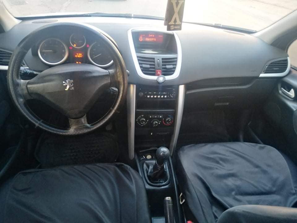 PEUGEOT 207