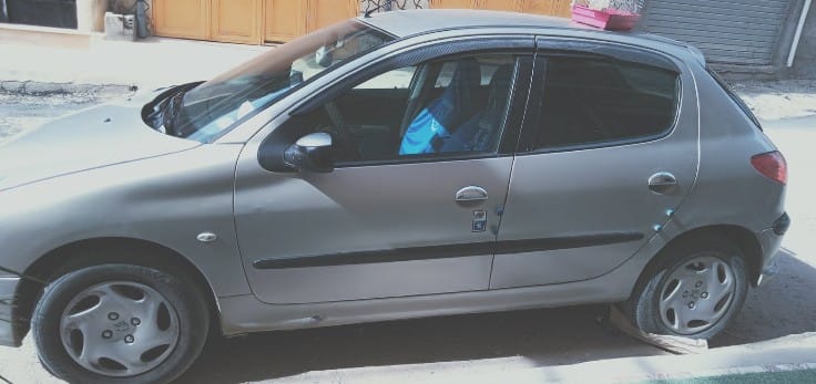 PEUGEOT 206